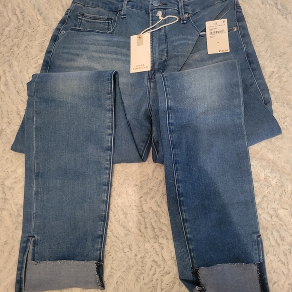 Good American Jeans - Picture 1 of 4